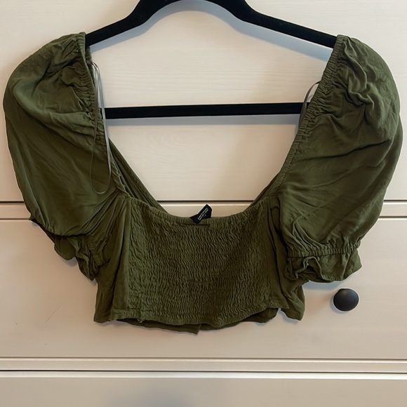 Green Urban Outfitters crop top - Picture 2 of 4